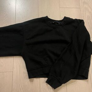Zara Black Cropped Sweatshirt